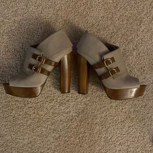 Charlotte Russe Gray platform open toe high heel shooties with brown buckle, 9
